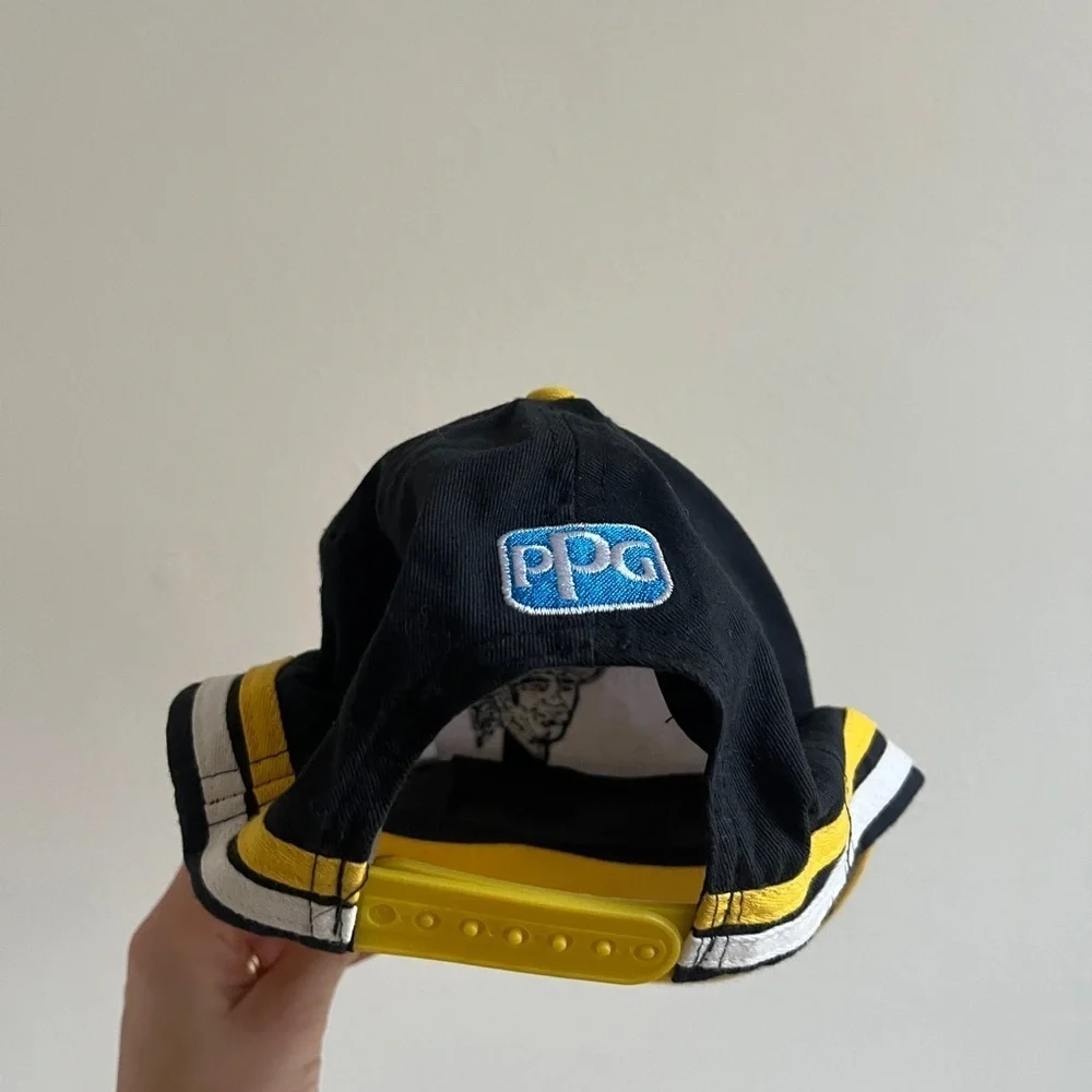 Pirates Logo Cap in Yellow and White